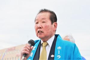 あいさつをする佐々木市長