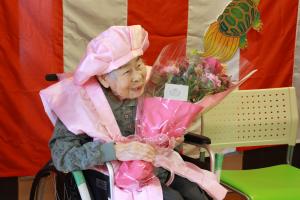 笑顔を見せる中野さんの写真