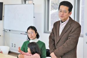 自己紹介をする参加者