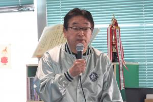 豊後高田ライオンズクラブの髙野裕二会長があいさつしている写真