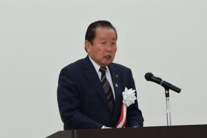 あいさつをしている佐々木市長の写真
