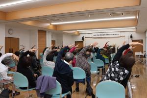 大会の会場を後ろから撮影した写真