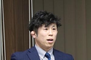 経過報告する栄村監督