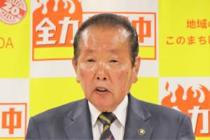 激励の言葉を掛ける佐々木市長