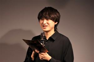 あいさつをする西本健太朗さん