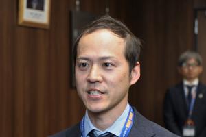 決意表明をする久田さんの写真