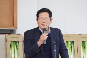 挨拶の言葉を述べる野田会頭