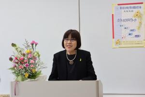 講演をしている松本さんの写真