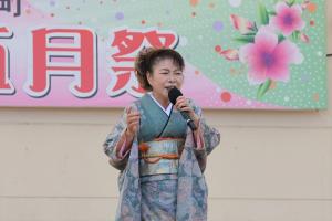 豊後高田市出身歌手岡田尚子さんの写真