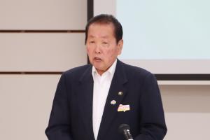 あいさつをしている佐々木市長の写真