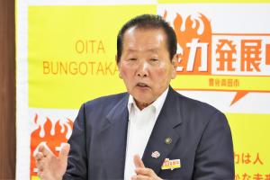 あいさつをする佐々木市長
