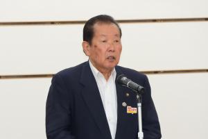あいさつをしている佐々木市長の写真