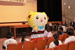 ふるさとキャラクター「そばみちゃん」も登場しました。