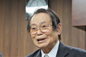 お礼の言葉を述べる大塚さん