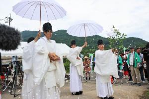 神事の様子　２枚目