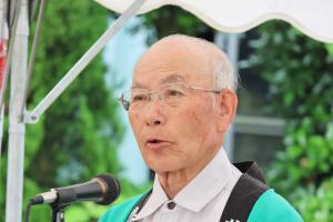 歓迎のあいさつをする河野委員長