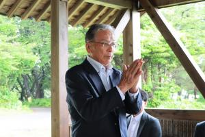 近藤理事長による玉串奉奠の様子