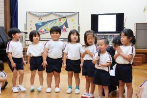 願い事を発表する園児の様子