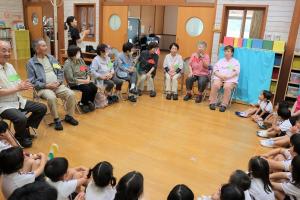 願い事を発表する老人クラブの皆さん