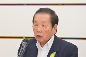 あいさつをする佐々木市長