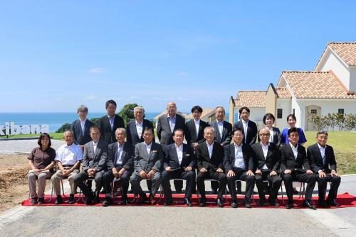 関係者の集合写真