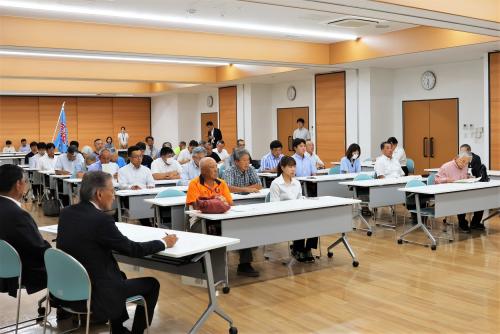 結団式に参加した監督や代表者