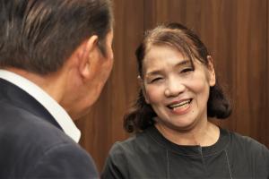 決意表明をする厚子さん