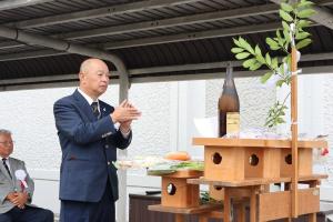 ライオンズクラブ明石会長の玉串奉納の様子