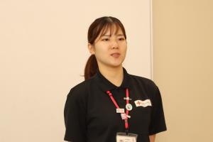 説明をしている講師の内野さんの写真