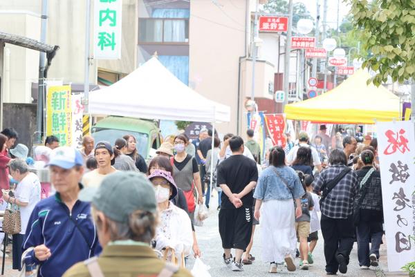 多くのお客さんが訪れた玉津プラチナ市
