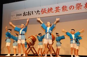 子ども草地おどりの様子２枚目
