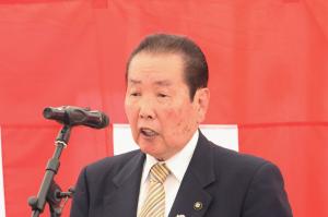あいさつをする佐々木市長