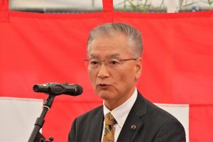 祝辞を述べる佐藤之則大分県議会議員