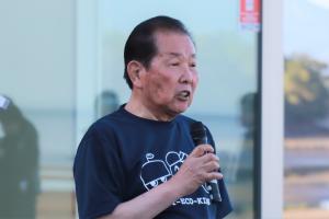 あいさつしている佐々木市長の写真