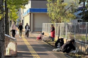 中央公園周辺のゴミ拾いの様子