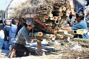 大たいまつ先端部分製作の様子2枚目