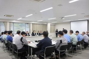 県政ふれあい対話の最中の会場を後方から撮影した写真