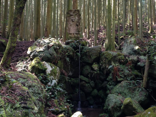 長岩屋の石造不動明王（T-3と屋山山頂コース）の画像