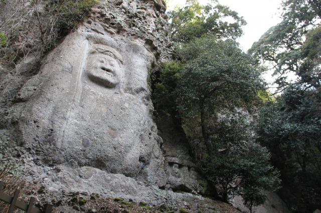 8mを超える・日本最大級の熊野磨崖仏の画像