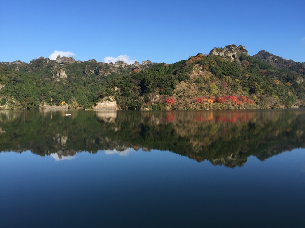 ​神田裕さん「鬼城の水鏡」の画像