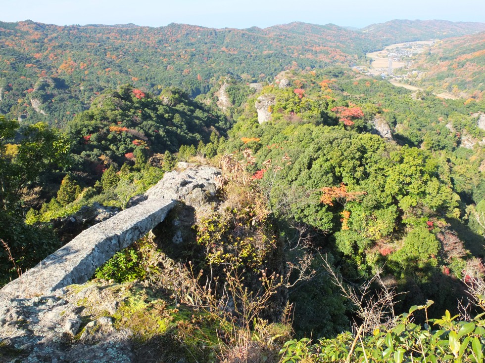 群れる岩峰の画像3