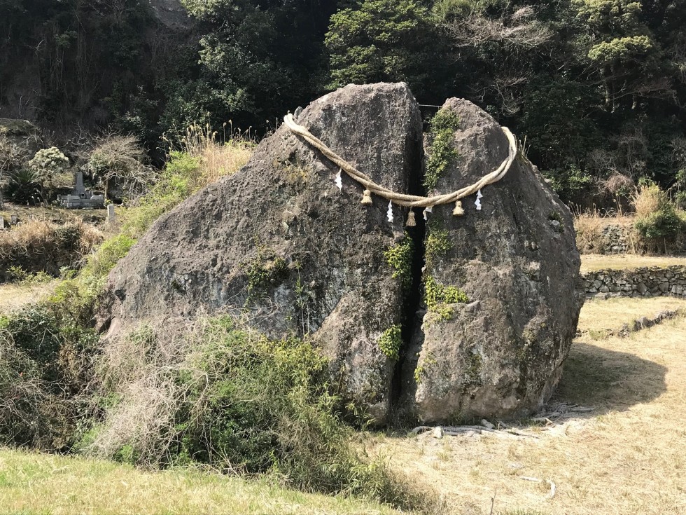 兄弟割石（西）の画像