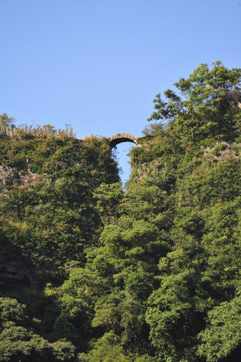 実際の無明橋の画像