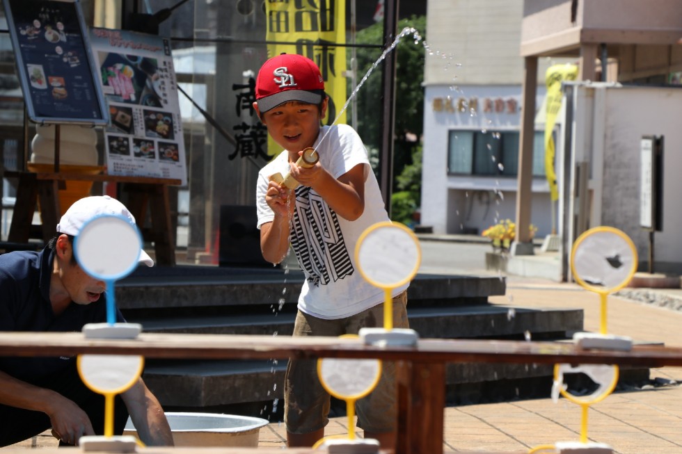 的をよ～く狙って！昭和の水鉄砲大会！　－昭和ロマン蔵で夏祭りを開催中－の画像2