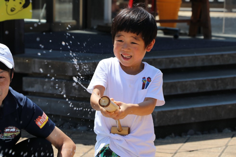 的をよ～く狙って！昭和の水鉄砲大会！　－昭和ロマン蔵で夏祭りを開催中－の画像6