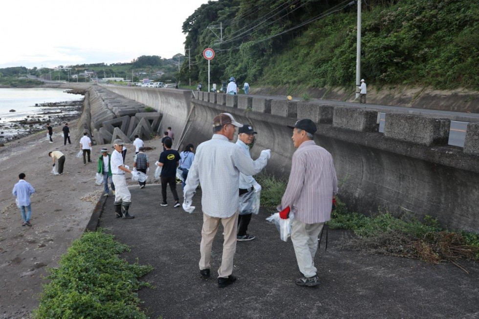 夕陽スポットの真玉海岸で、早朝ごみゼロクリーン大作戦の画像10