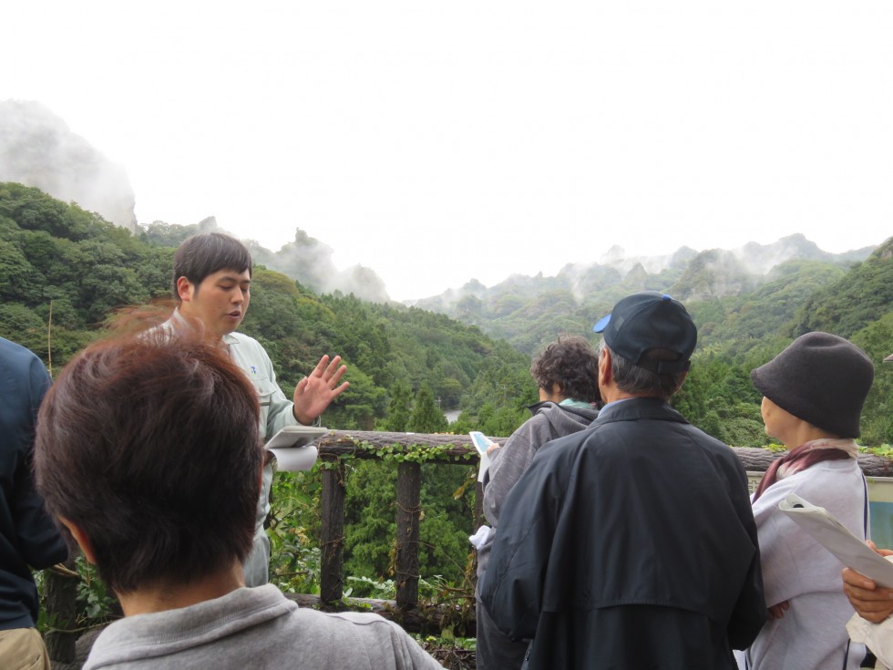 二筋の谷の景色をむすぶ「中山仙境（夷谷）」の画像3