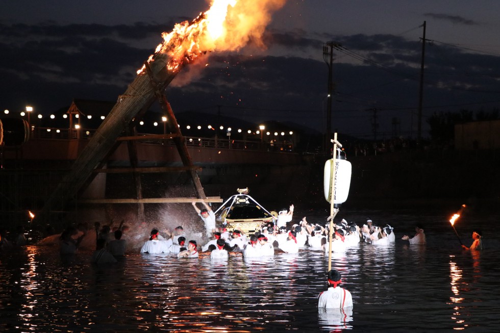 勇ましく、厳かに　ー若宮八幡社秋季大祭・裸祭りーの画像