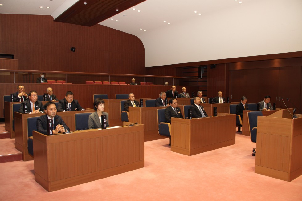 新たな豊後高田市議会が16人でスタートの画像