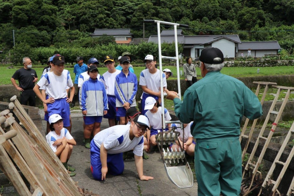 梅雨の晴れ間の八反ずり体験　～田染中学校　～の画像5